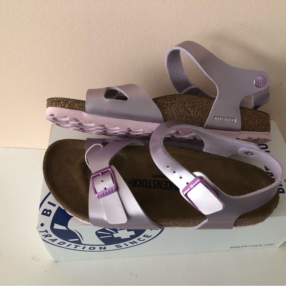 Birkenstock Electric Metallic Lilac Rio sandal. Rare. Size: 7, 7.5, 38, 8, 39 - Picture 11 of 15